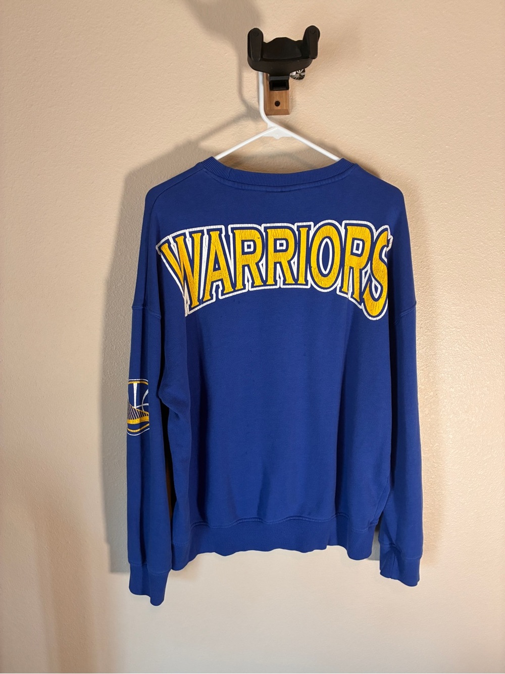 NBA Golden State Warriors Royal Blue Crewneck with Yellow Logo - Picture 3 of 4